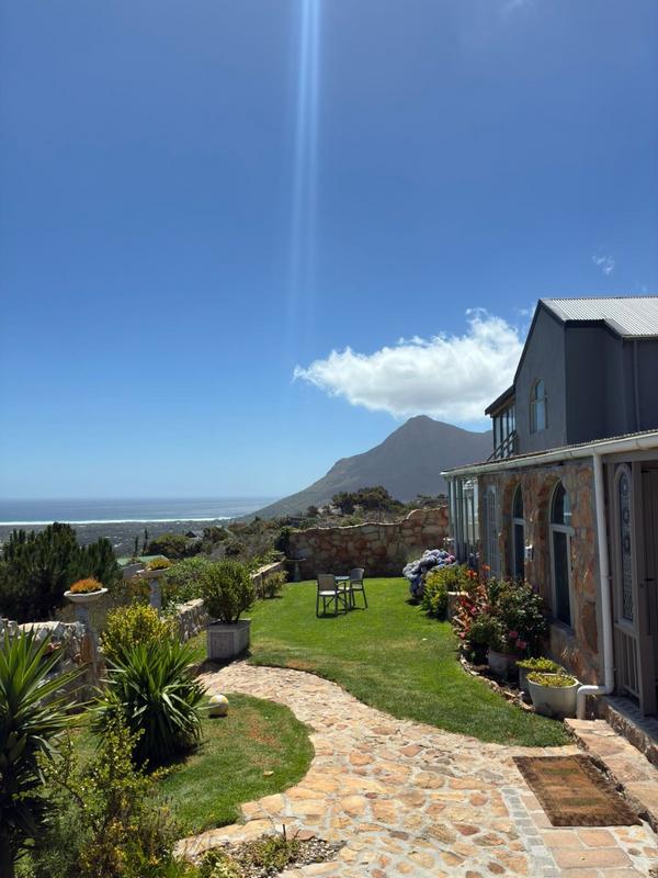 To Let 5 Bedroom Property for Rent in San Michel Western Cape